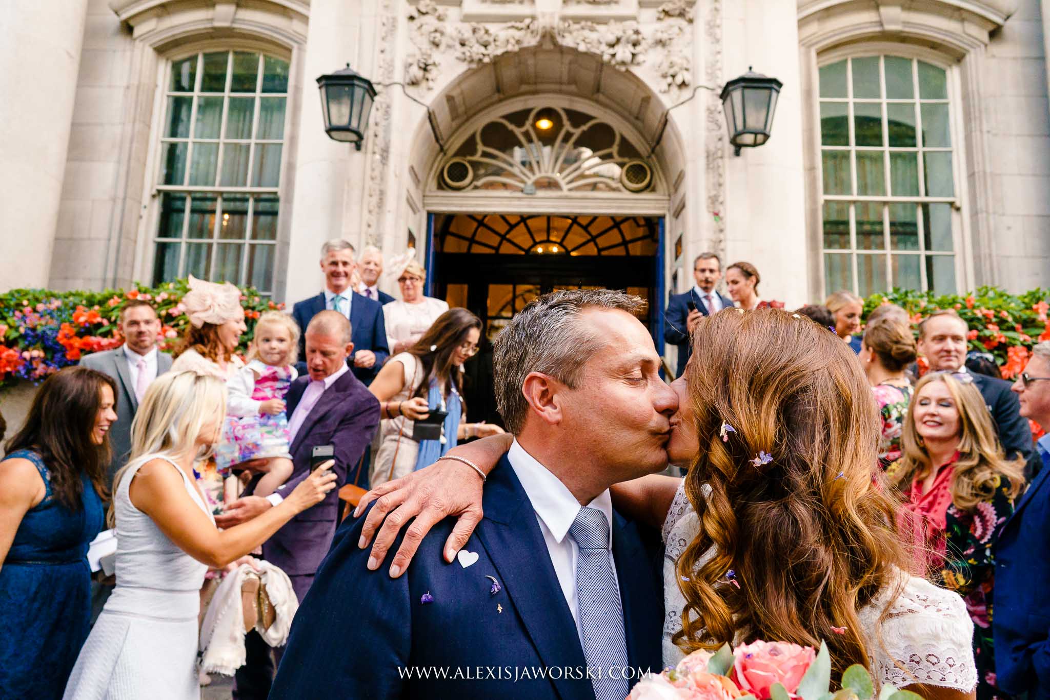 kissing in front of the steps