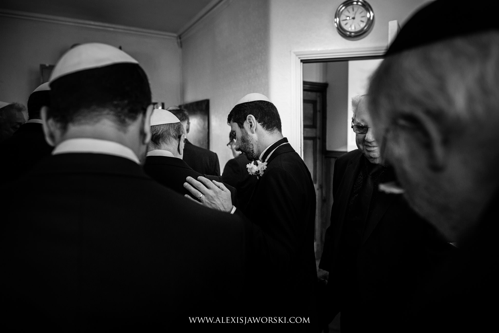 prayers time at synagogue
